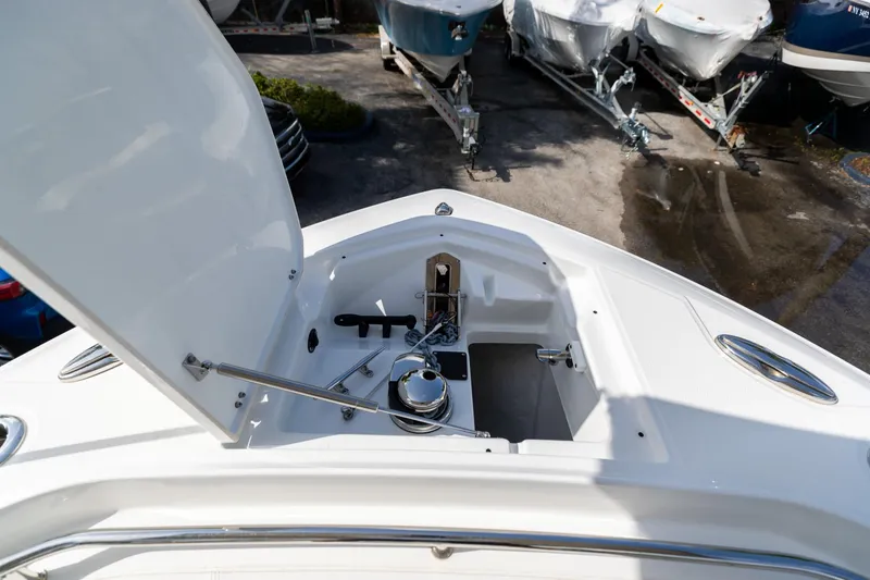 Slide: The Image of Blackfin 302CC 2023 - 50