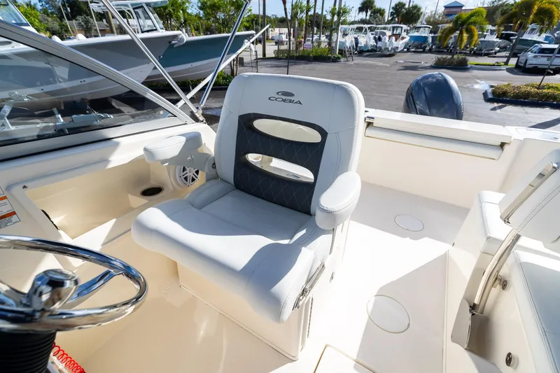 Slide: The Image of Cobia 220 Dual Console 2024 - 32