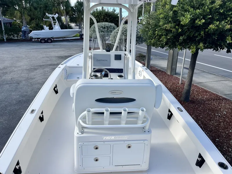 Slide: The Image of Pathfinder 2500 Hybrid 2024 - 10