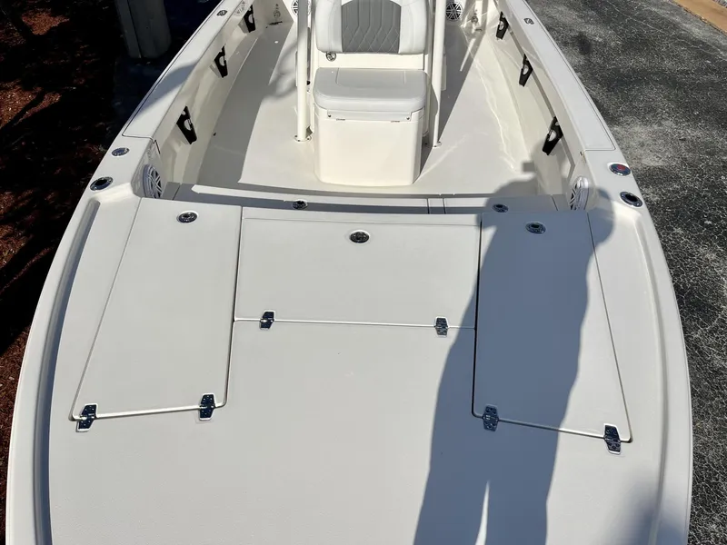 Slide: The Image of Pathfinder 2500 Hybrid 2024 - 20