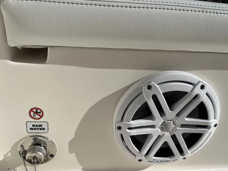 Slide: The Image of Pathfinder 2500 Hybrid 2024 - 23