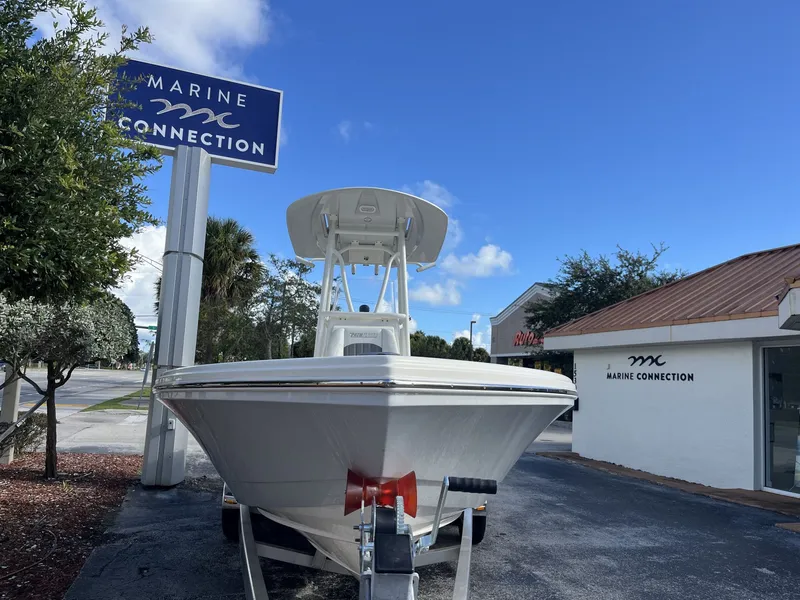 Slide: The Image of Pathfinder 2500 Hybrid 2024 - 3