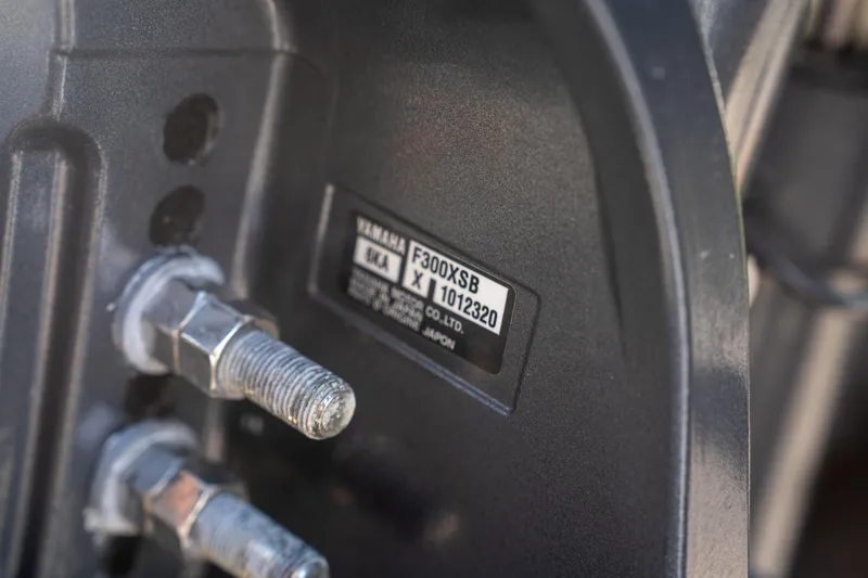 Slide: The Image of Cobia 320 CC 2024 - 50