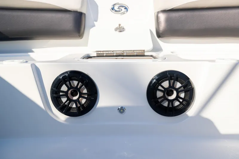 Slide: The Image of Hurricane SunDeck Sport 192 RL OB 2024 - 26