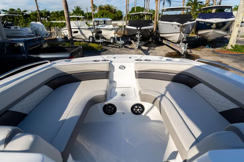 Slide: The Image of Hurricane SunDeck Sport 192 RL OB 2024 - 24