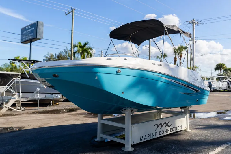 Slide: The Image of Hurricane SunDeck Sport 192 RL OB 2024 - 4