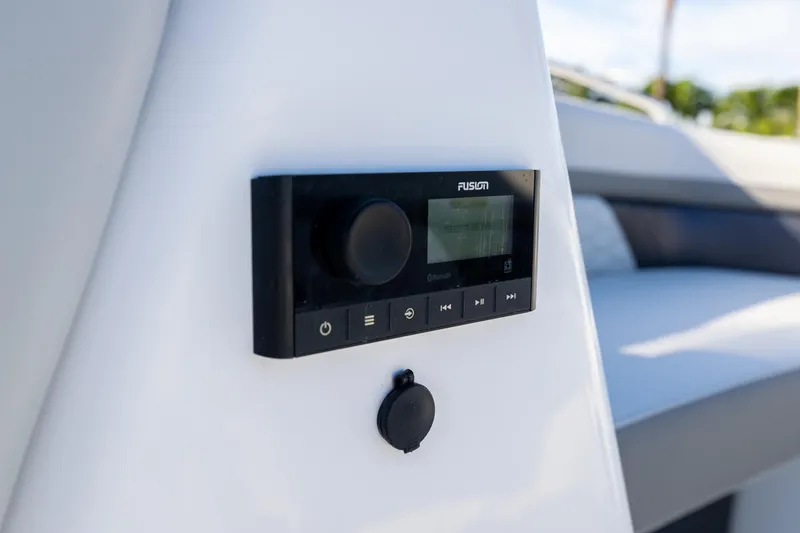 Slide: The Image of Hurricane SunDeck Sport 192 RL OB 2024 - 23