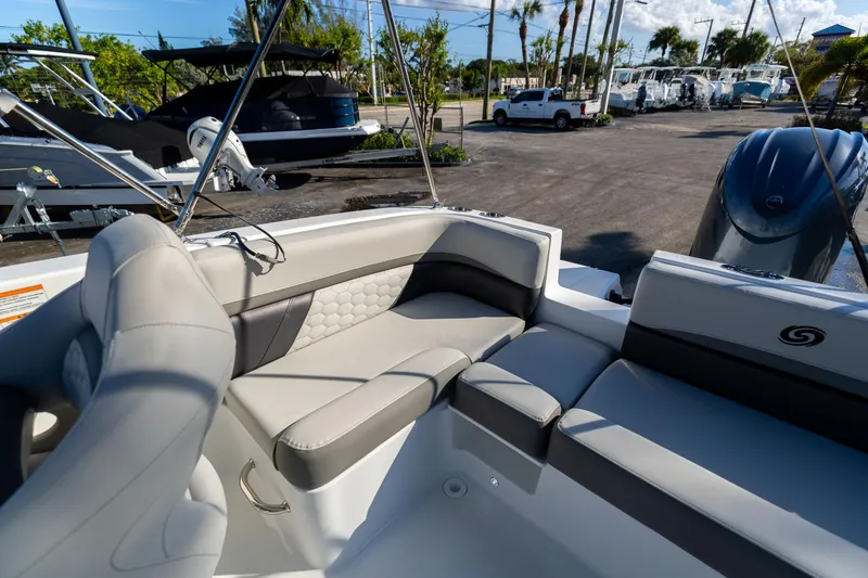 Slide: The Image of Hurricane SunDeck Sport 192 RL OB 2024 - 12