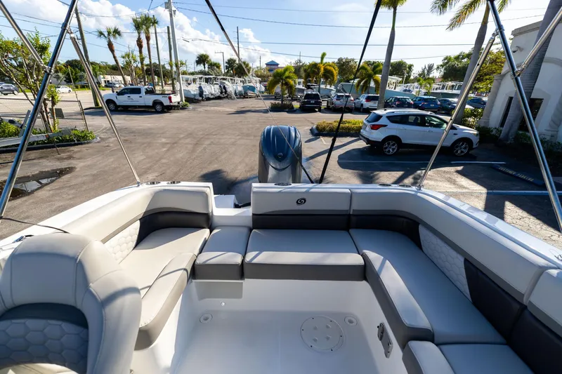 Slide: The Image of Hurricane SunDeck Sport 192 RL OB 2024 - 10