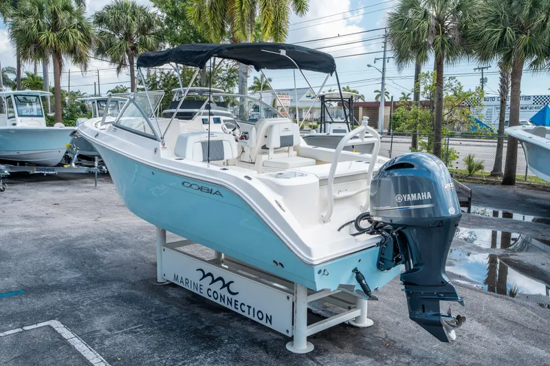 Slide: The Image of Cobia 220 Dual Console 2024 - 4