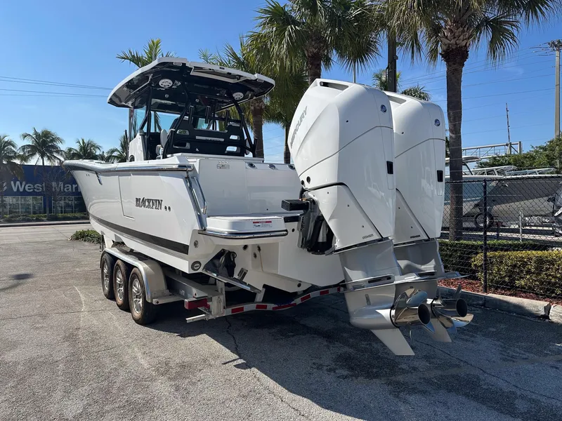 Slide: The Image of Blackfin 332 CC 2024 - 7