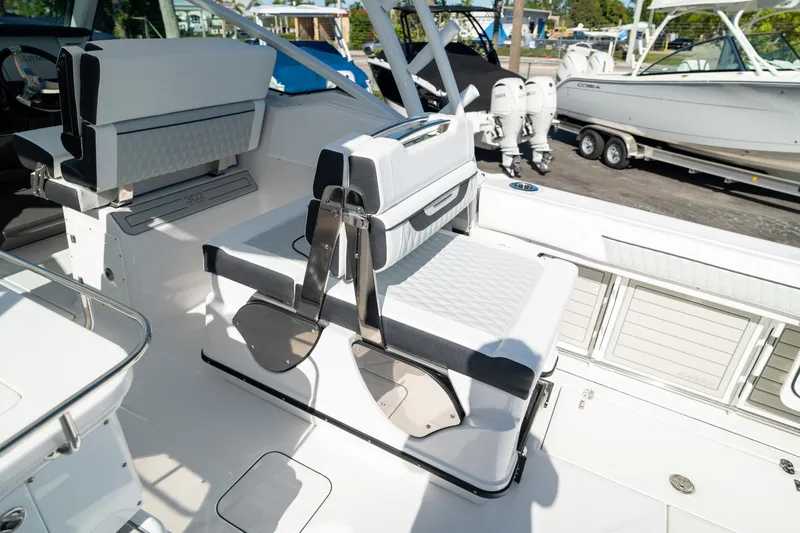 Slide: The Image of Blackfin 302 DC 2024 - 27