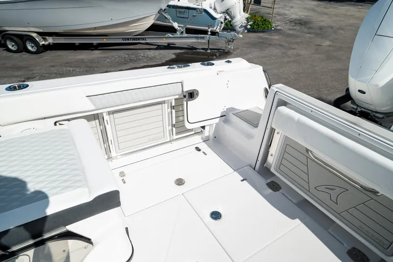 Slide: The Image of Blackfin 302 DC 2024 - 12