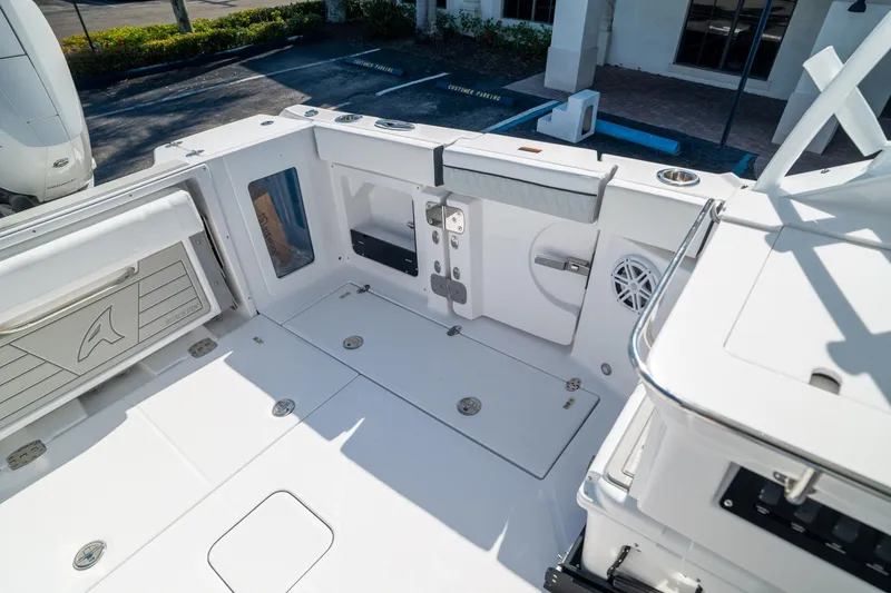 Slide: The Image of Blackfin 302 DC 2024 - 14