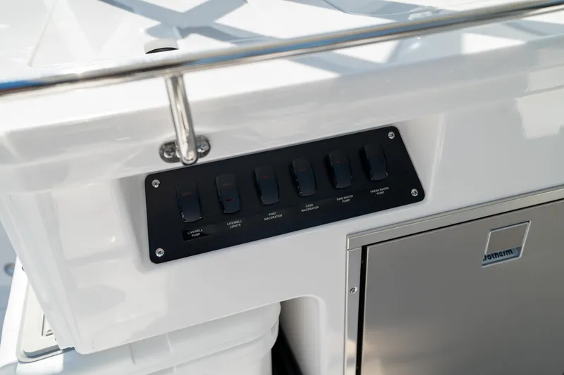 Slide: The Image of Blackfin 302 DC 2024 - 26