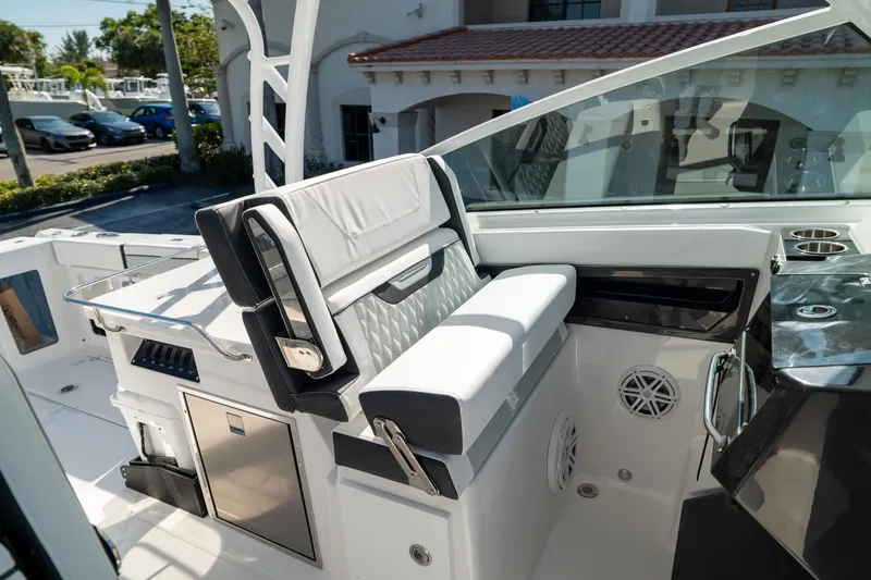 Slide: The Image of Blackfin 302 DC 2024 - 30