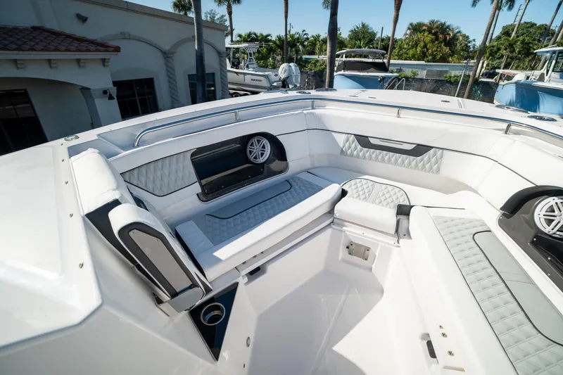 Slide: The Image of Blackfin 302 DC 2024 - 46