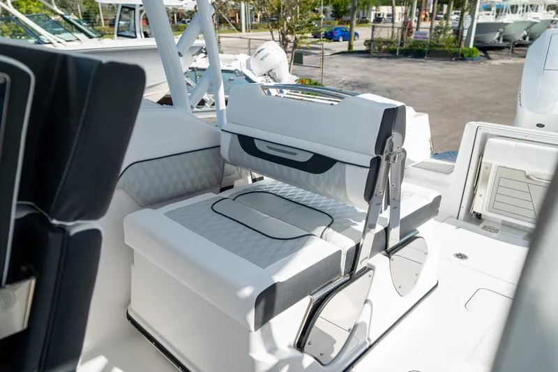 Slide: The Image of Blackfin 302 DC 2024 - 29