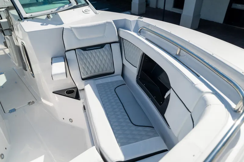 Slide: The Image of Blackfin 302 DC 2024 - 52