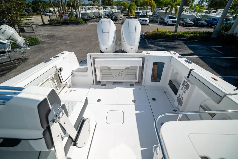 Slide: The Image of Blackfin 302 DC 2024 - 13