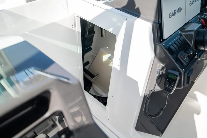 Slide: The Image of Blackfin 302 DC 2024 - 43