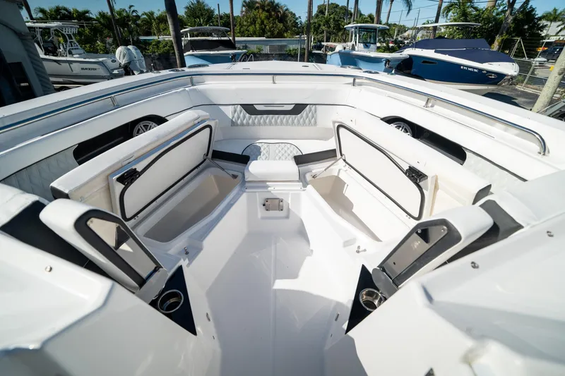 Slide: The Image of Blackfin 302 DC 2024 - 48