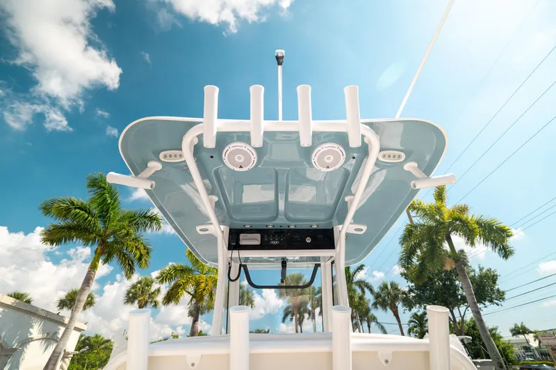 Slide: The Image of Sea Hunt Ultra 239 SE 2025 - 13