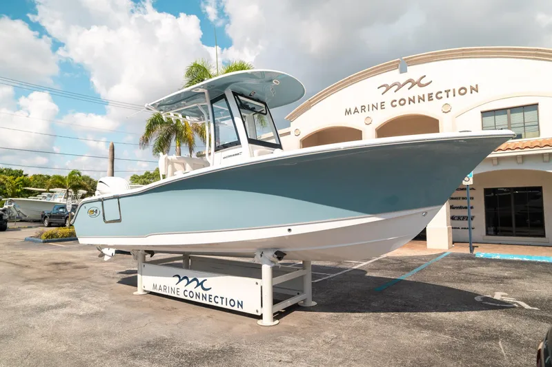 Slide: The Image of Sea Hunt Ultra 239 SE 2025 - 8