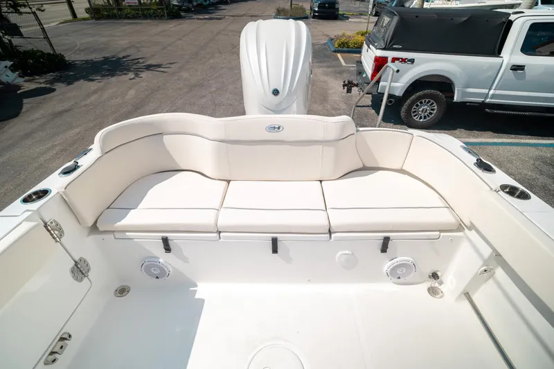 Slide: The Image of Sea Hunt Ultra 239 SE 2025 - 16