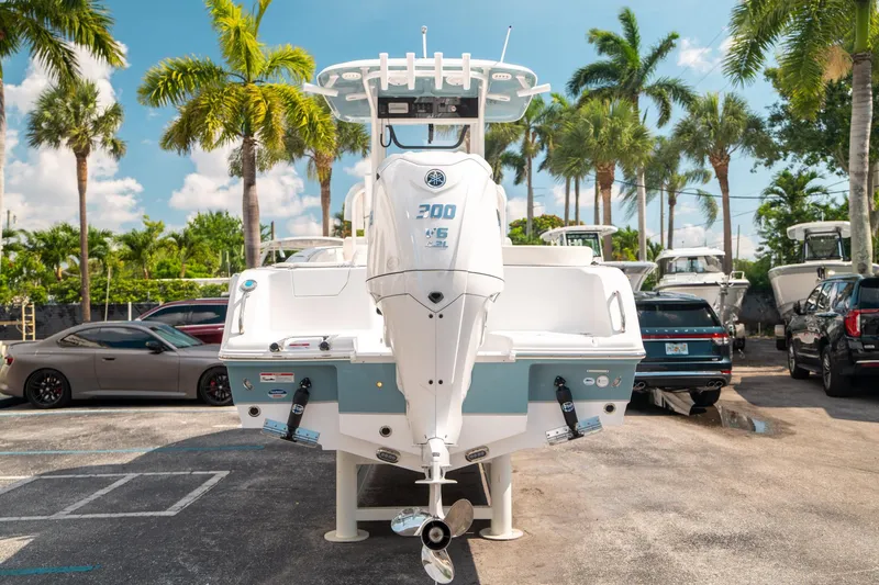 Slide: The Image of Sea Hunt Ultra 239 SE 2025 - 3