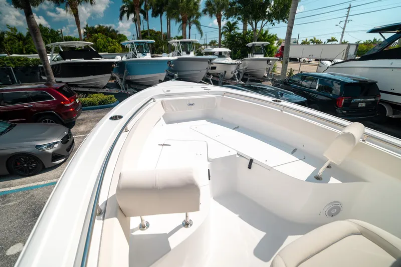 Slide: The Image of Sea Hunt Ultra 239 SE 2025 - 37