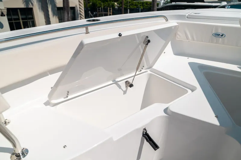 Slide: The Image of Sea Hunt Ultra 239 SE 2025 - 41