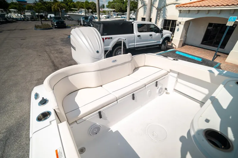 Slide: The Image of Sea Hunt Ultra 239 SE 2025 - 18