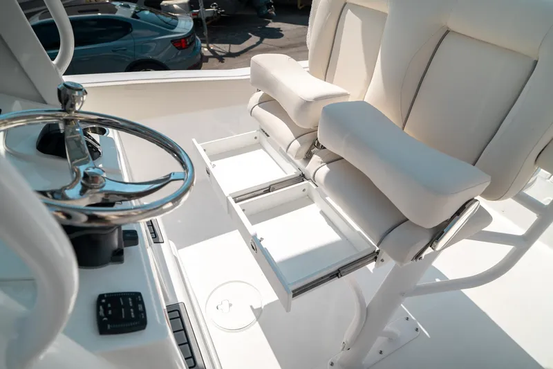 Slide: The Image of Sea Hunt Ultra 239 SE 2025 - 27