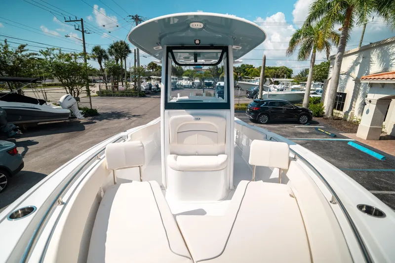 Slide: The Image of Sea Hunt Ultra 239 SE 2025 - 35