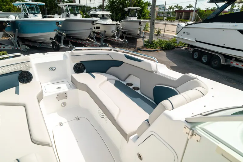 Slide: The Image of Hurricane SunDeck 2400 OB 2024 - 35