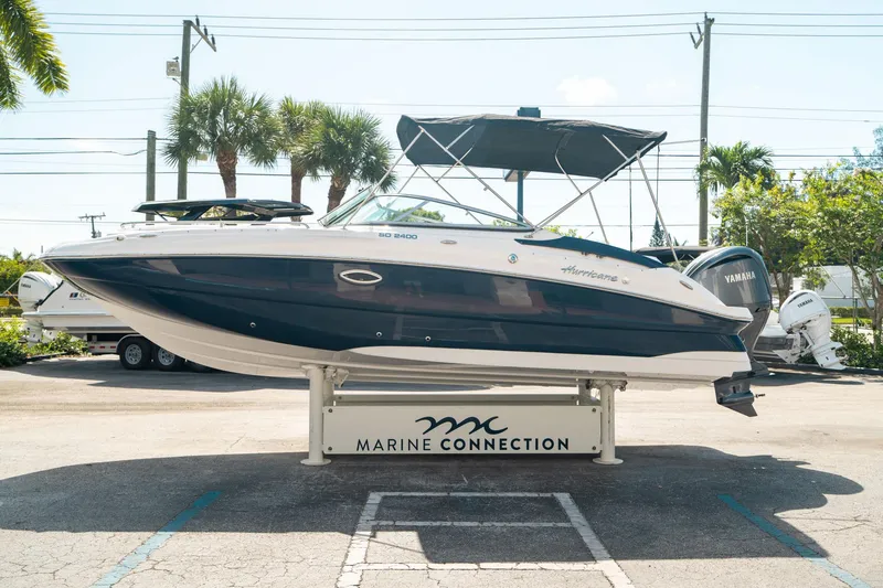 Slide: The Image of Hurricane SunDeck 2400 OB 2024 - 5