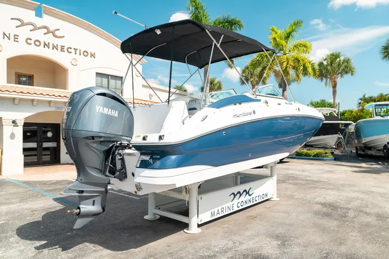 Slide: The Image of Hurricane SunDeck 2400 OB 2024 - 2