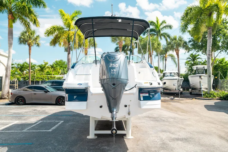 Slide: The Image of Hurricane SunDeck 2400 OB 2024 - 3