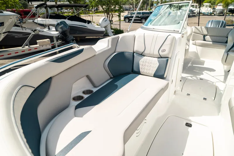 Slide: The Image of Hurricane SunDeck 2400 OB 2024 - 42