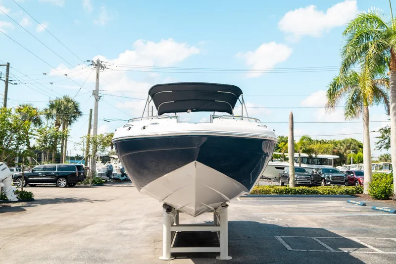 Slide: The Image of Hurricane SunDeck 2400 OB 2024 - 7