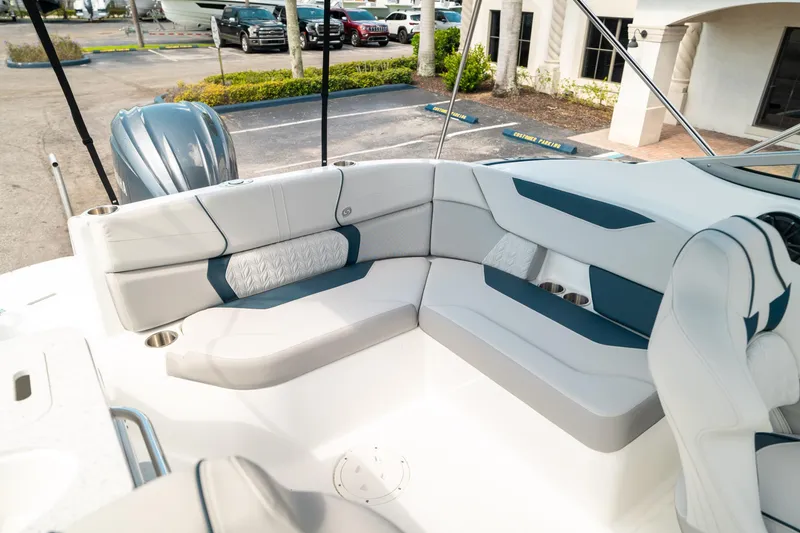 Slide: The Image of Hurricane SunDeck 2400 OB 2024 - 11