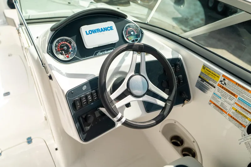 Slide: The Image of Hurricane SunDeck 2400 OB 2024 - 21