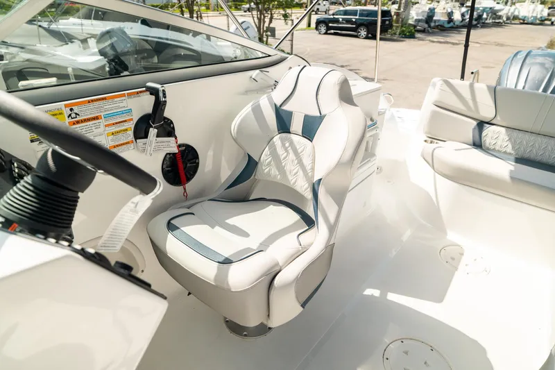 Slide: The Image of Hurricane SunDeck 2400 OB 2024 - 23