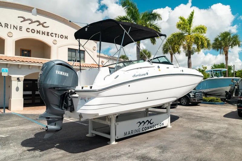 Slide: The Image of Hurricane SunDeck 2400 OB 2024 - 2