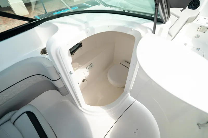 Slide: The Image of Hurricane SunDeck 2400 OB 2024 - 28