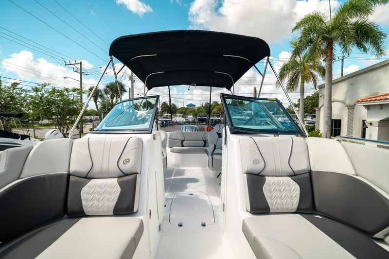 Slide: The Image of Hurricane SunDeck 2400 OB 2024 - 44