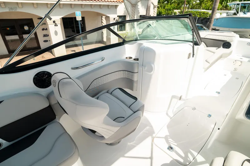 Slide: The Image of Hurricane SunDeck 2400 OB 2024 - 25