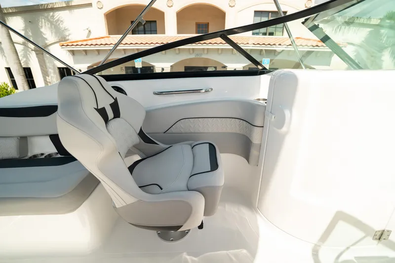 Slide: The Image of Hurricane SunDeck 2400 OB 2024 - 26