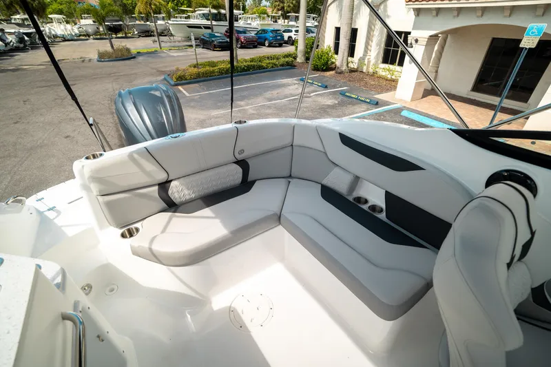 Slide: The Image of Hurricane SunDeck 2400 OB 2024 - 10